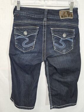 Silver Jeans Suki Rose Surplus Burmuda Cropped Dark Blue Denim Capris W26
